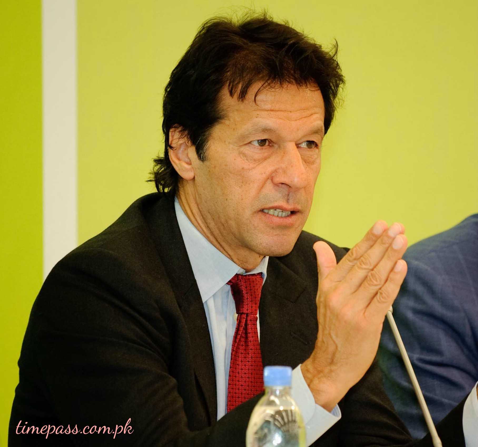 Imran Khan, The Man Who Led Pakistan To Victory In The 1992 World Cup, Denies Having Married A...