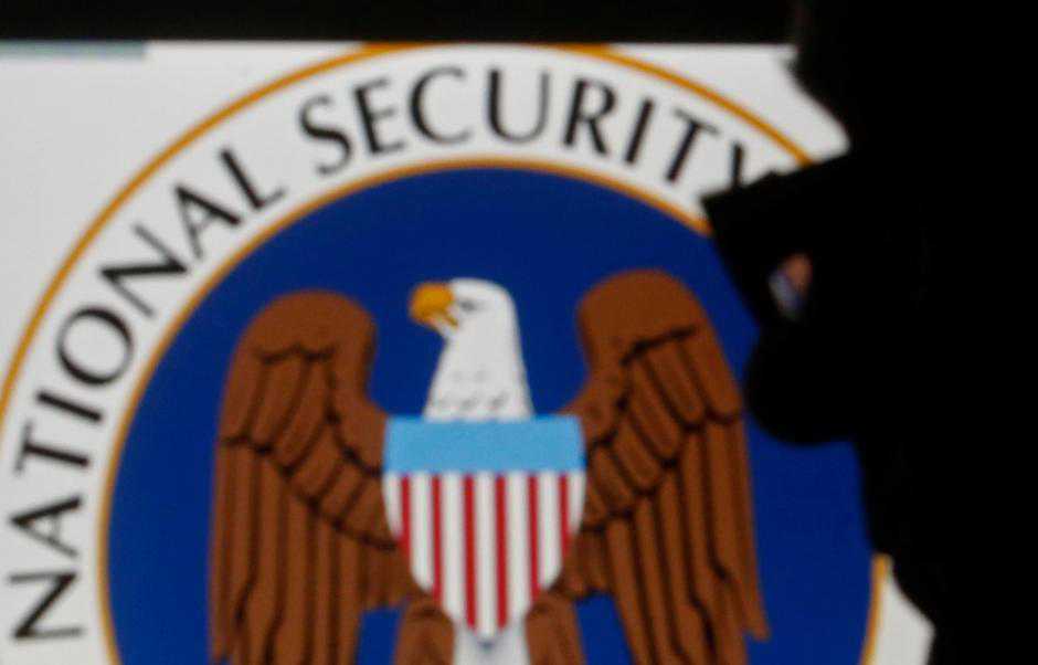 U.S. passes spy program after initial confusion