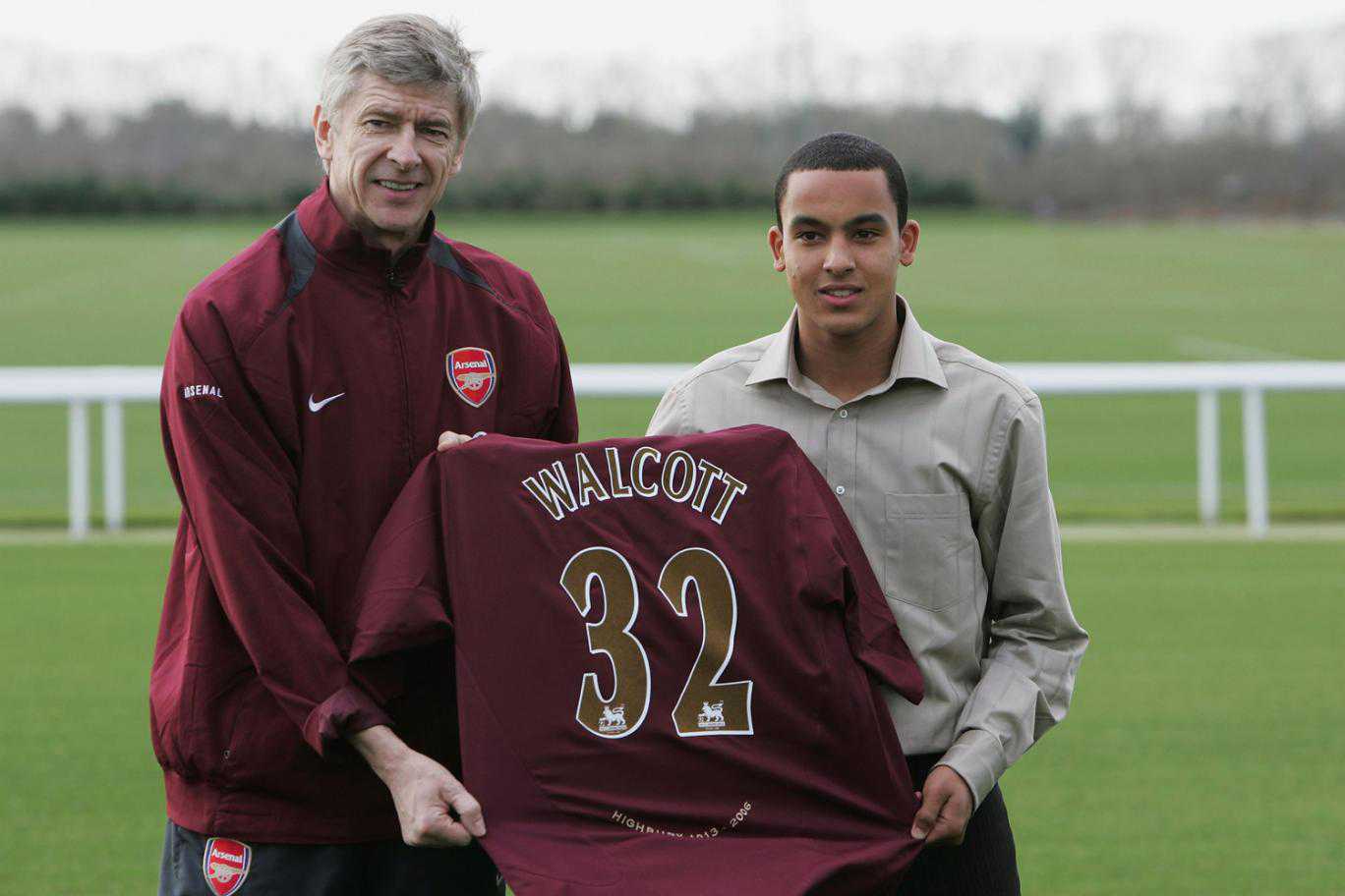Theo Walcott completes £25m Everton switch, bringing 12 year Arsenal stay to an end