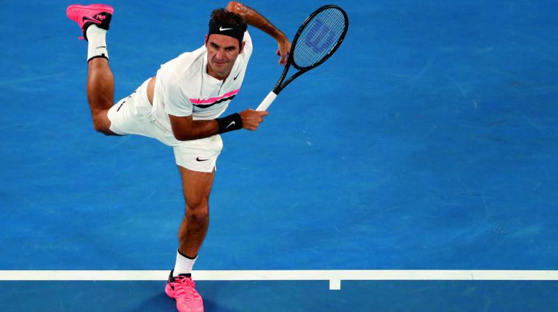Australian Open: Federer eases into 7th Aussie final