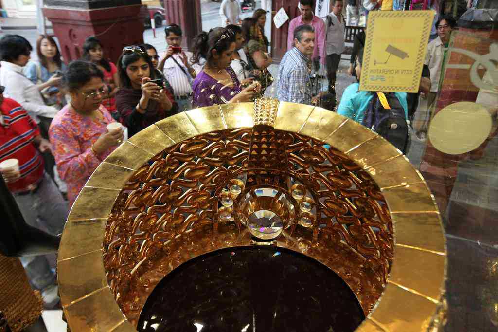 Largest gold ring in the world – weighing 64kg – on display in the UAE