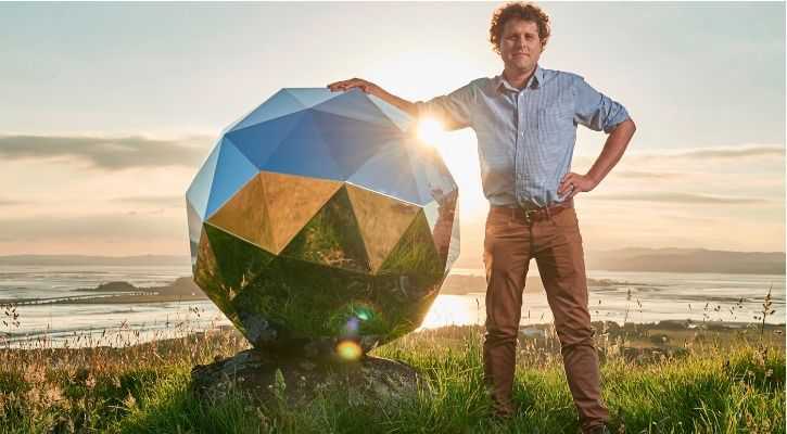 That Giant Disco Ball Rocket Lab Put In The Sky? Astronomers Are Not Happy About It