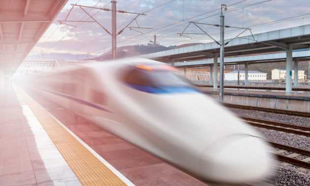 Full speed ahead on 400 km/h smart train