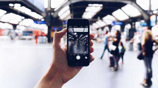 Smartphones to reduce commuting stress