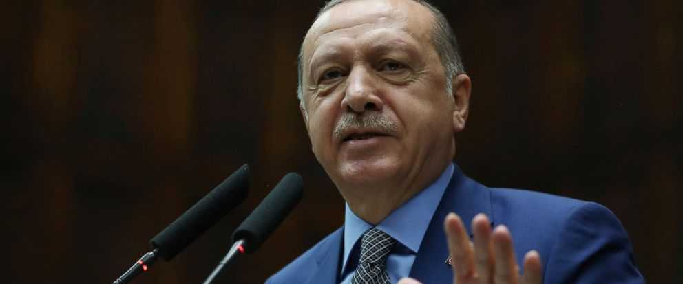 Turkey threatens new push against Kurds