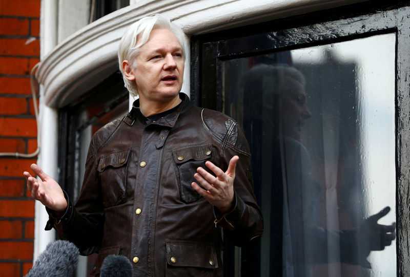 U.S. prepares criminal case against Assange