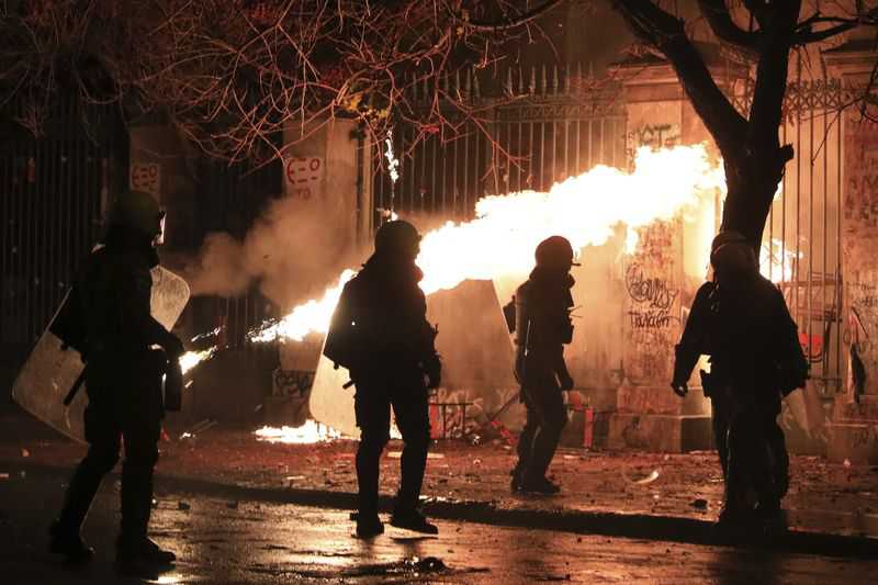 Clashes mar anniversary of ’73 uprising in Greece