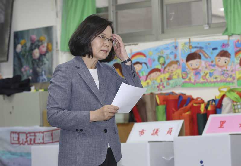 Taiwan’s Tsai resigns as party chief after defeat in local elections