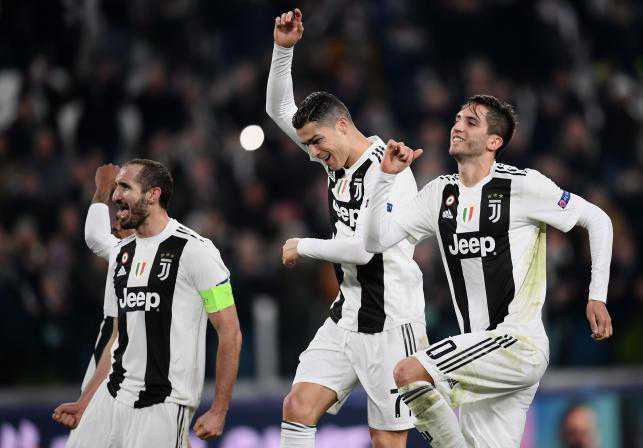 Ronaldo’s Juve reach Champions League last 16
