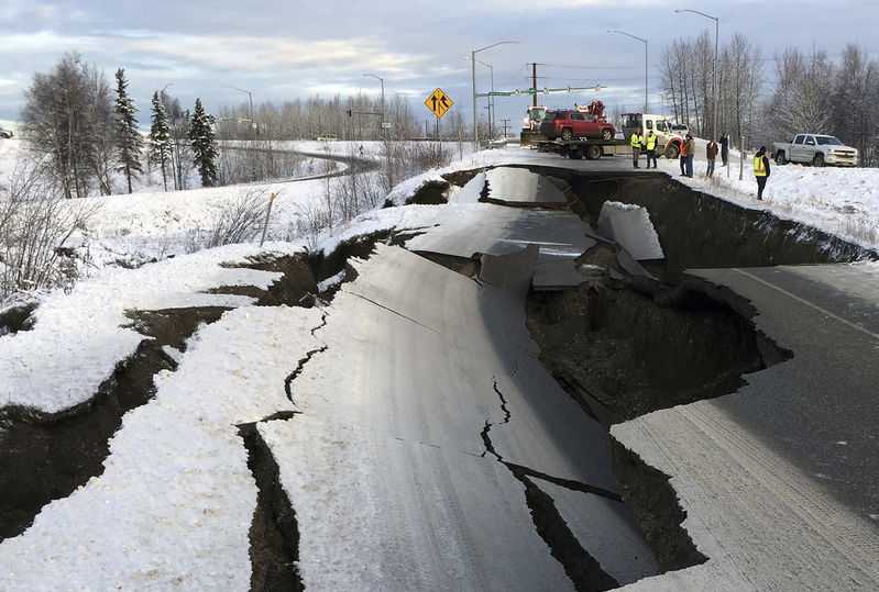 M-7.0, 5.7 quakes hit Alaska