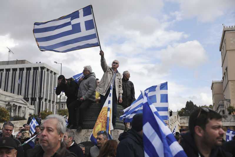 Greeks vexed by Macedonia deal clash