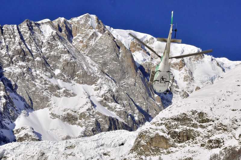 Bodies of 6 skiers found after Italian avalanches