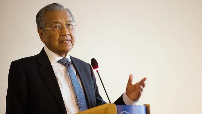 Malaysia foreign minister to lead team for water talks with Singapore: Mahathir