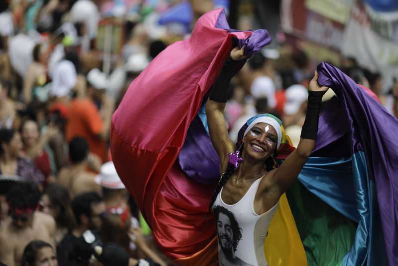 Rio de Janeiro Carnival kicks off with Bolsonaro backlash