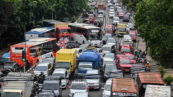 Traffic-choked Jakarta to inaugurate mass rapid transit system