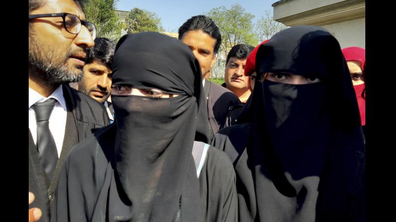 Pak HC forms commission to probe Hndu sisters' 'forced' conversion and marriage