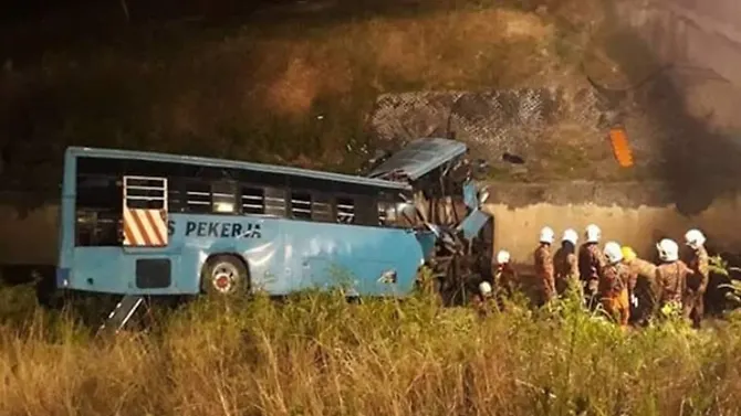 11 killed after factory bus plunges into drain in Malaysia near KLIA