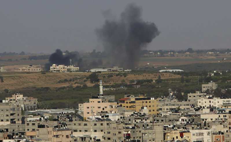 Under rocket fire, Israeli reprisals kill 6