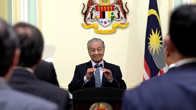 Asset declaration to be made compulsory for all lawmakers, says PM Mahathir