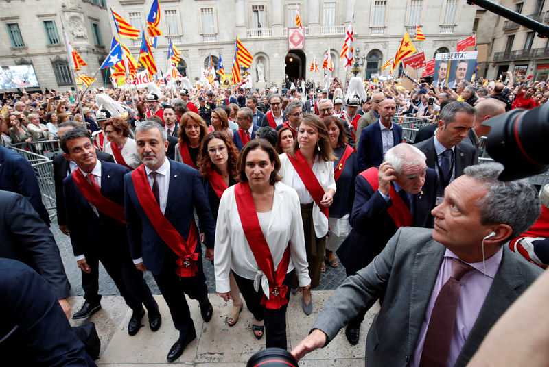 Conservative becomes Madrid mayor; far-left holds Barcelona