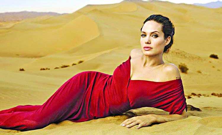 Jolie wants to date Keanu Reeves!