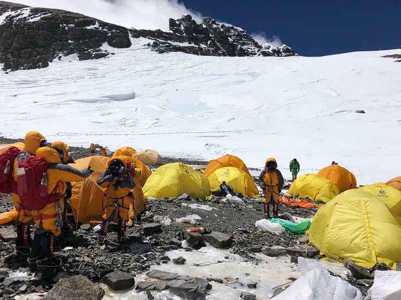 Tents, waste piling up on Mt. Everest