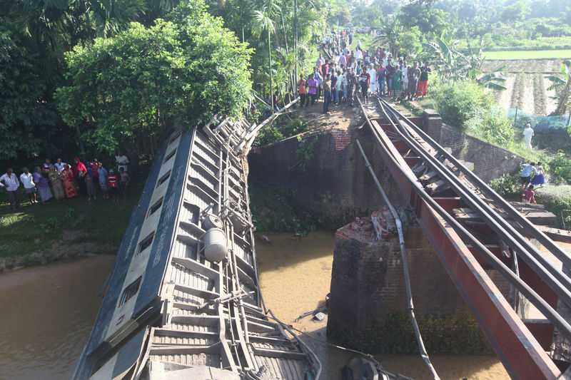 Bangladesh train derailment kills 5, injures more than 100
