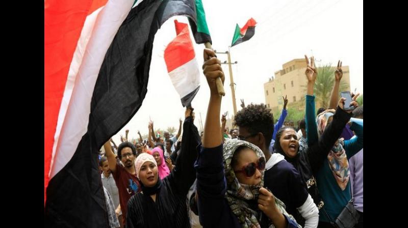1 killed, 9 injured in fresh mass protest to demand civilian rule in Sudan