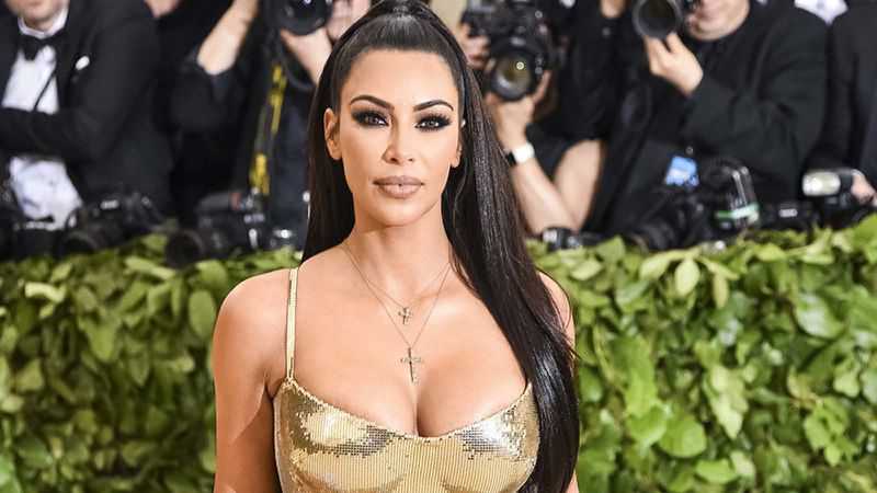 Kardashian drops 'Kimono' name after backlash