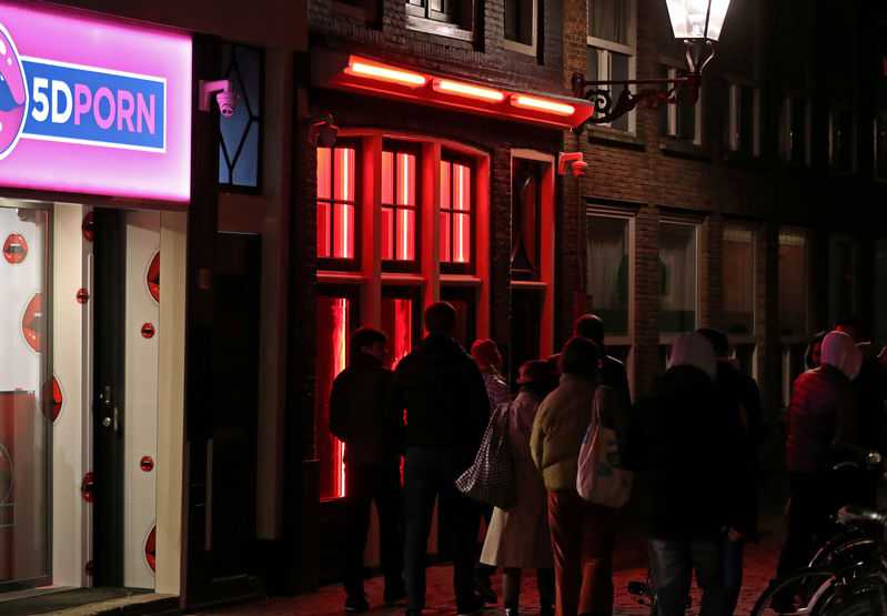 Amsterdam mayor plans to overhaul red-light district