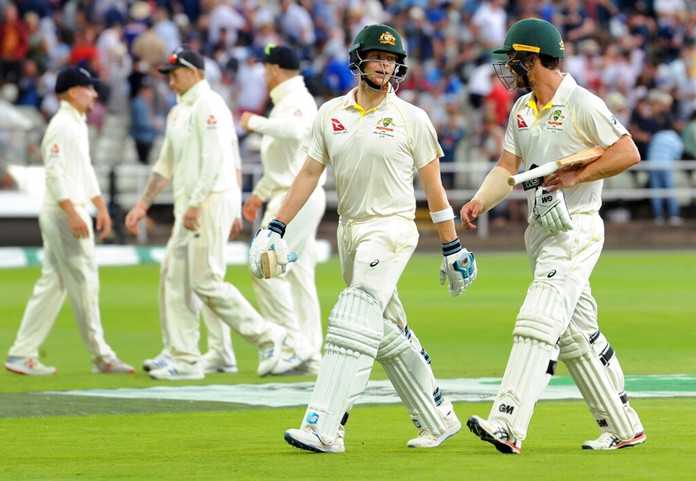 Smith guides Australia to 34-run lead with 7 wickets left