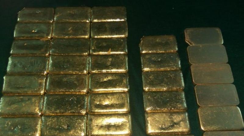 Chinese national arrested with illegal 4 kg gold from Nepal airport