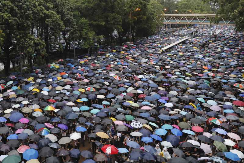 Hong Kong’s dueling demos: pro-democracy vs pro-China
