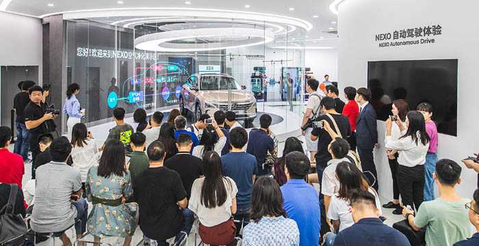 Hyundai Runs Pop-up Showroom for Hydrogen Cars in Shanghai