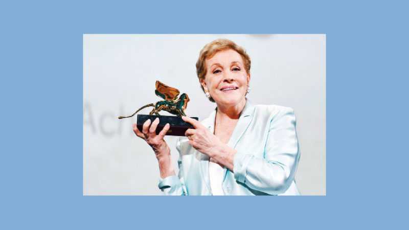 Julie Andrews lifts Venice lifetime award