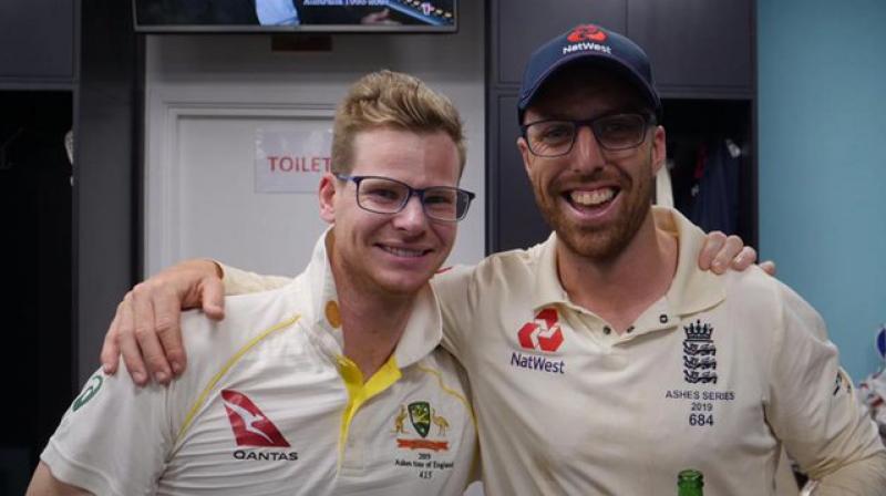 Steve Smith dons spectacles, shares photo with Jack Leach