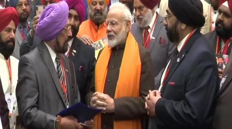 Thank you PM for Kartarpur: Sikh community in Houston meets 'Tiger' Modi