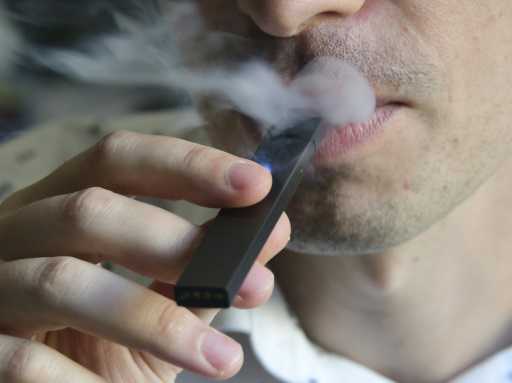 Most vaping-related lung injuries linked to marijuana products: CDC