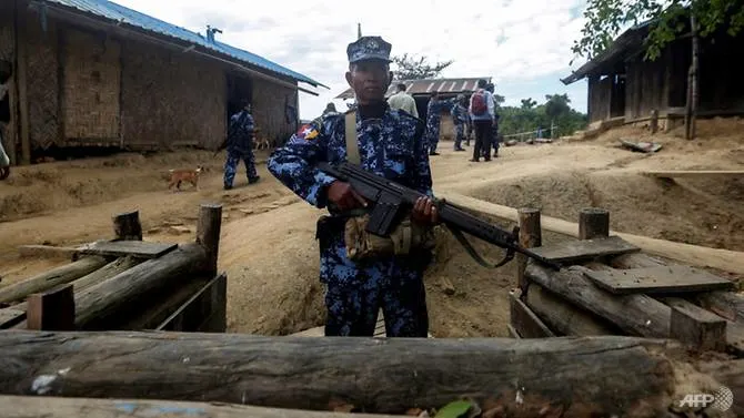 Rakhine rebels abduct dozens after storming Myanmar bus