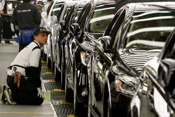 Korea's Car Production Plummets