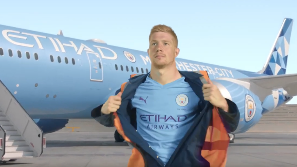 Kevin De Bruyne and Manchester City stars 'make a football fly' in new Etihad Airways Dreamliner advert