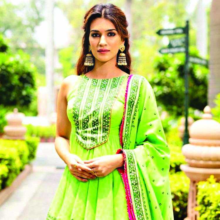 After working in 'Panipat', I realized I love action: Kriti