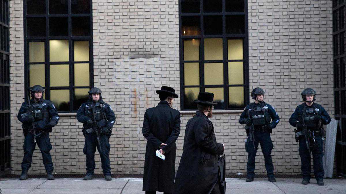 'Mass stabbing' at US rabbi's house