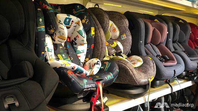 Malaysian e-hailing drivers and users uncertain over Jan 1 mandatory child car seat ruling