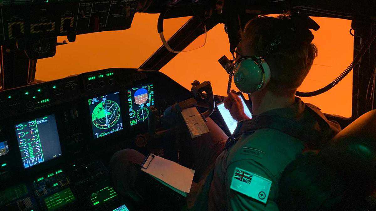 Watch: Pilot battles orange haze attempting to land in Australia