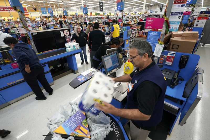 Walmart tests out higher minimum starting wage