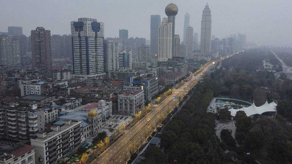 Foreigners prepare to flee as Wuhan virus death toll tops 100