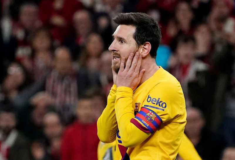Stoppage-time goal helps bounce Barcelona