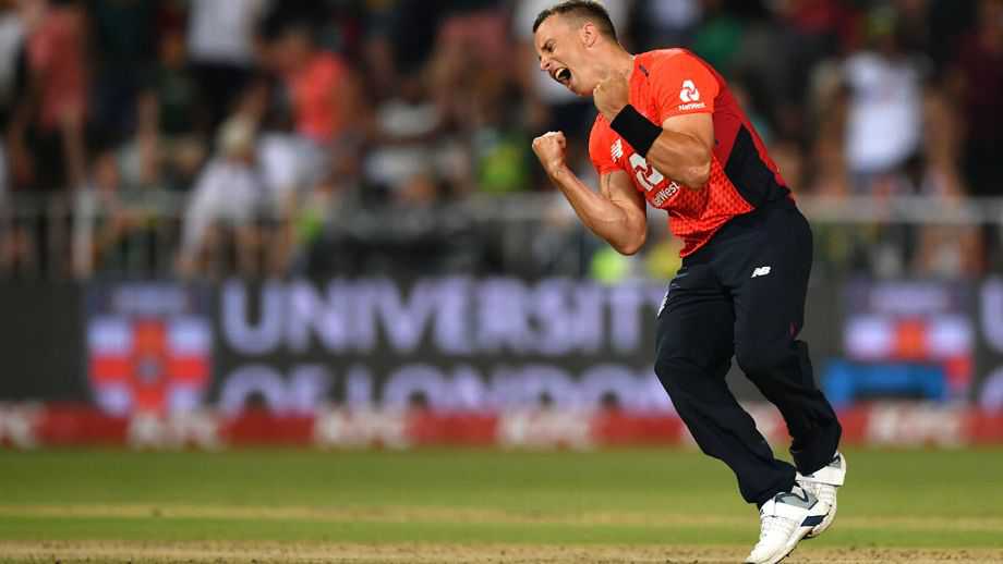 Tom Curran holds nerve at death as England square series in two-run thriller