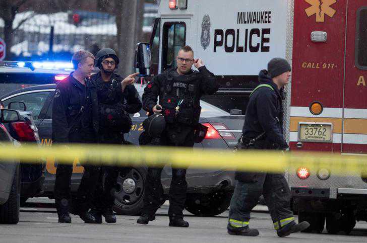 6 dead, including gunman, in Molson Coors brewery shooting in Milwaukee